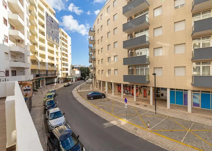 Akisol Rocha Liberty